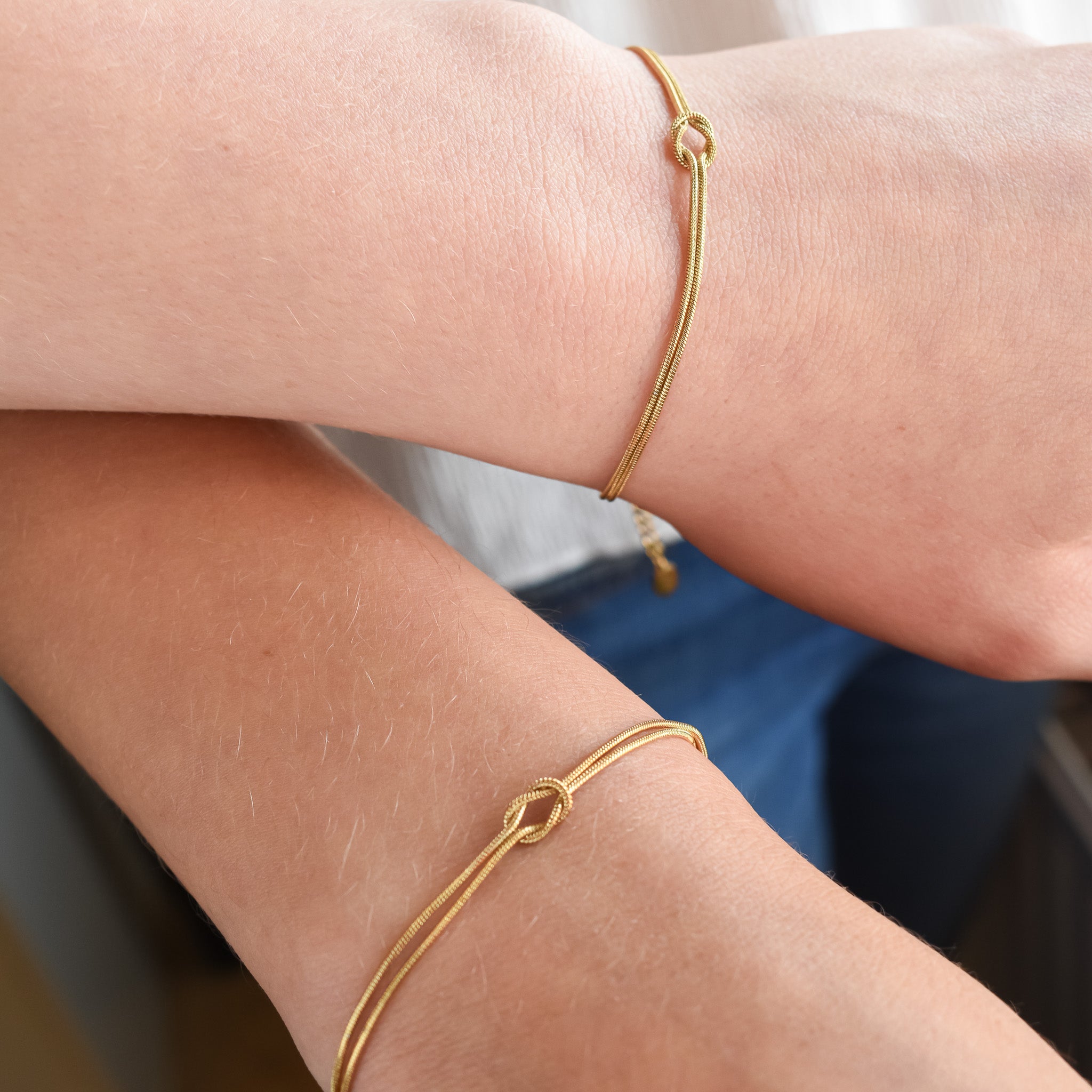 Armbanden setje verbonden knoopje kleur goud stainless steel