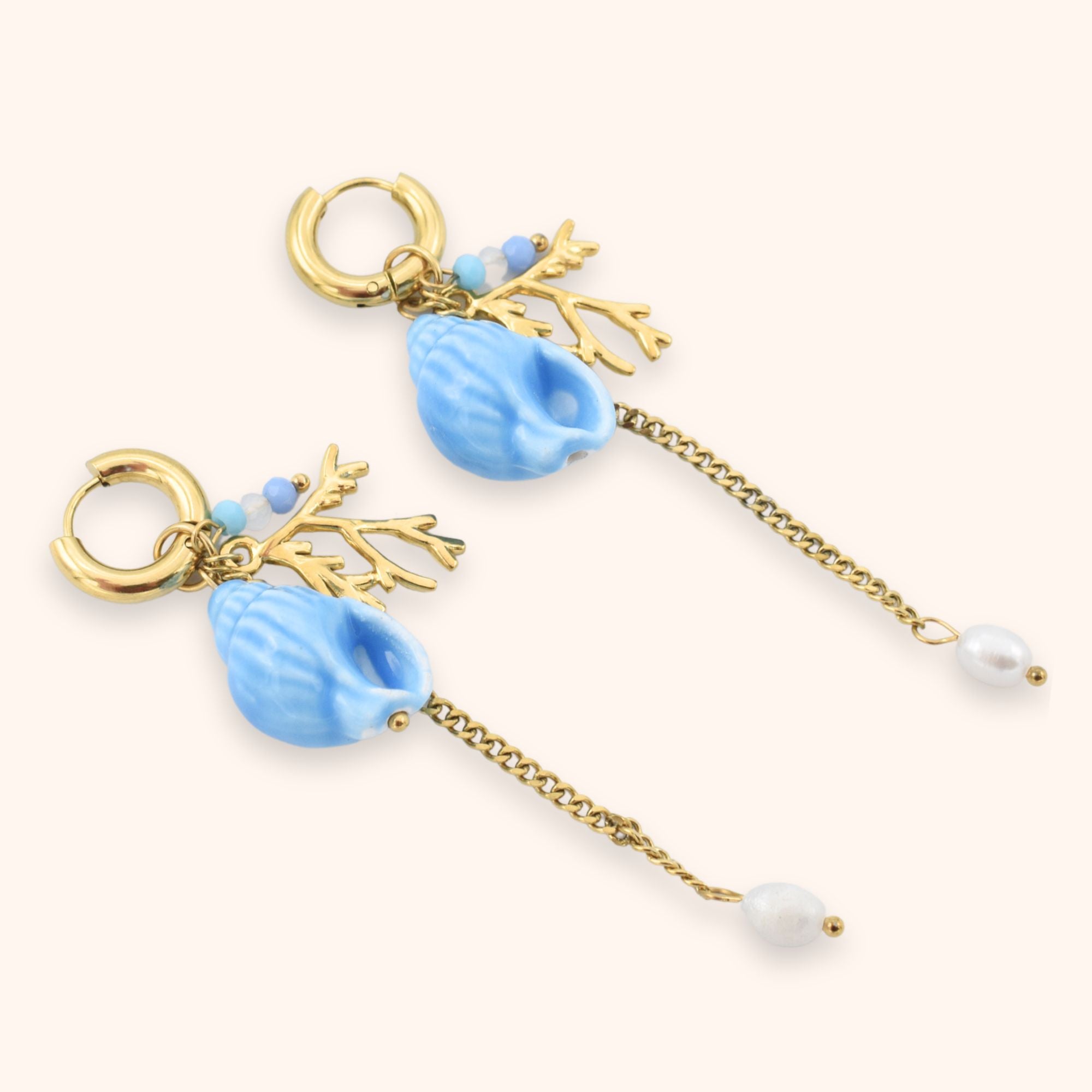 Oorringen schelp & koraal blauw