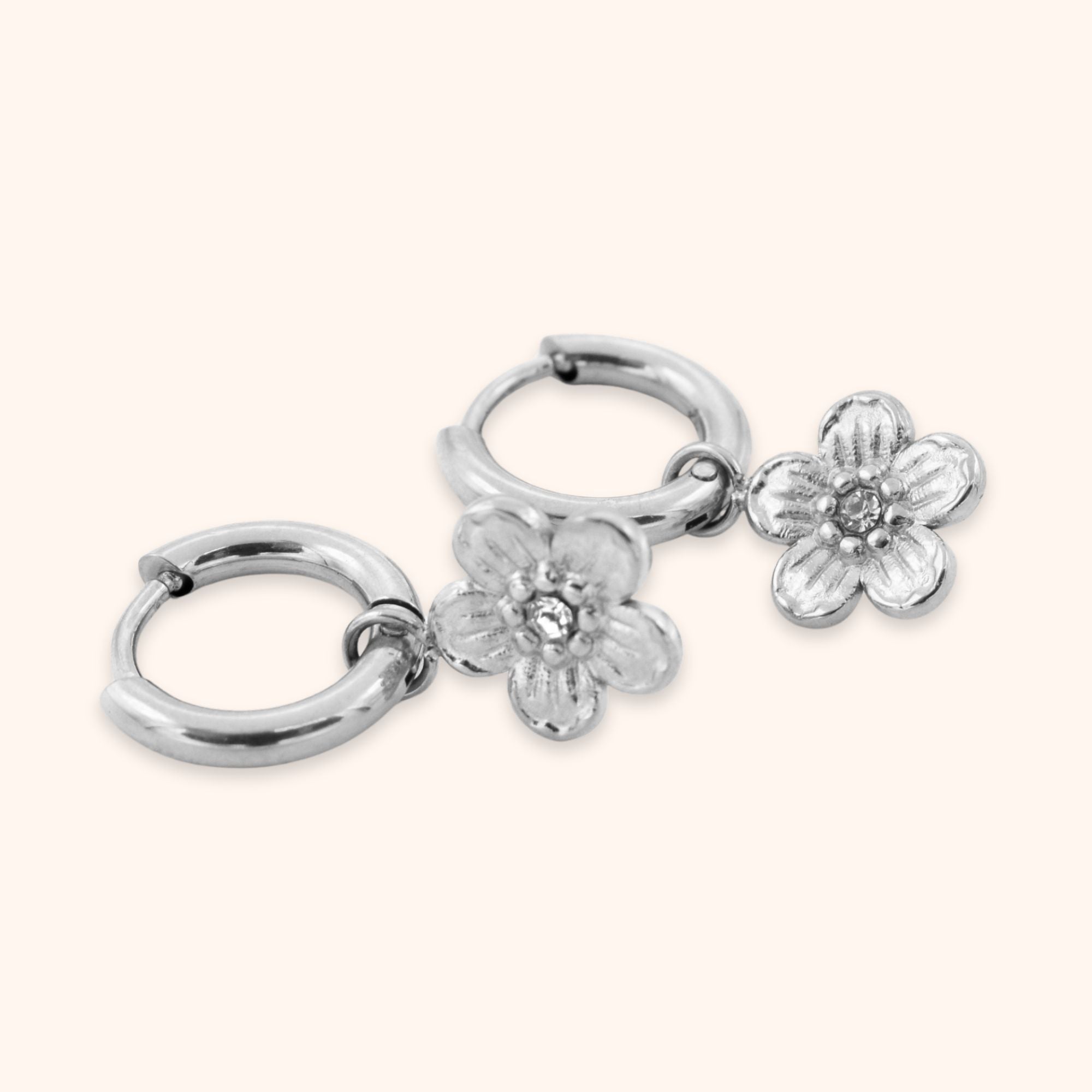 Hoops oorbellen bloem hanger zilver stainless steel
