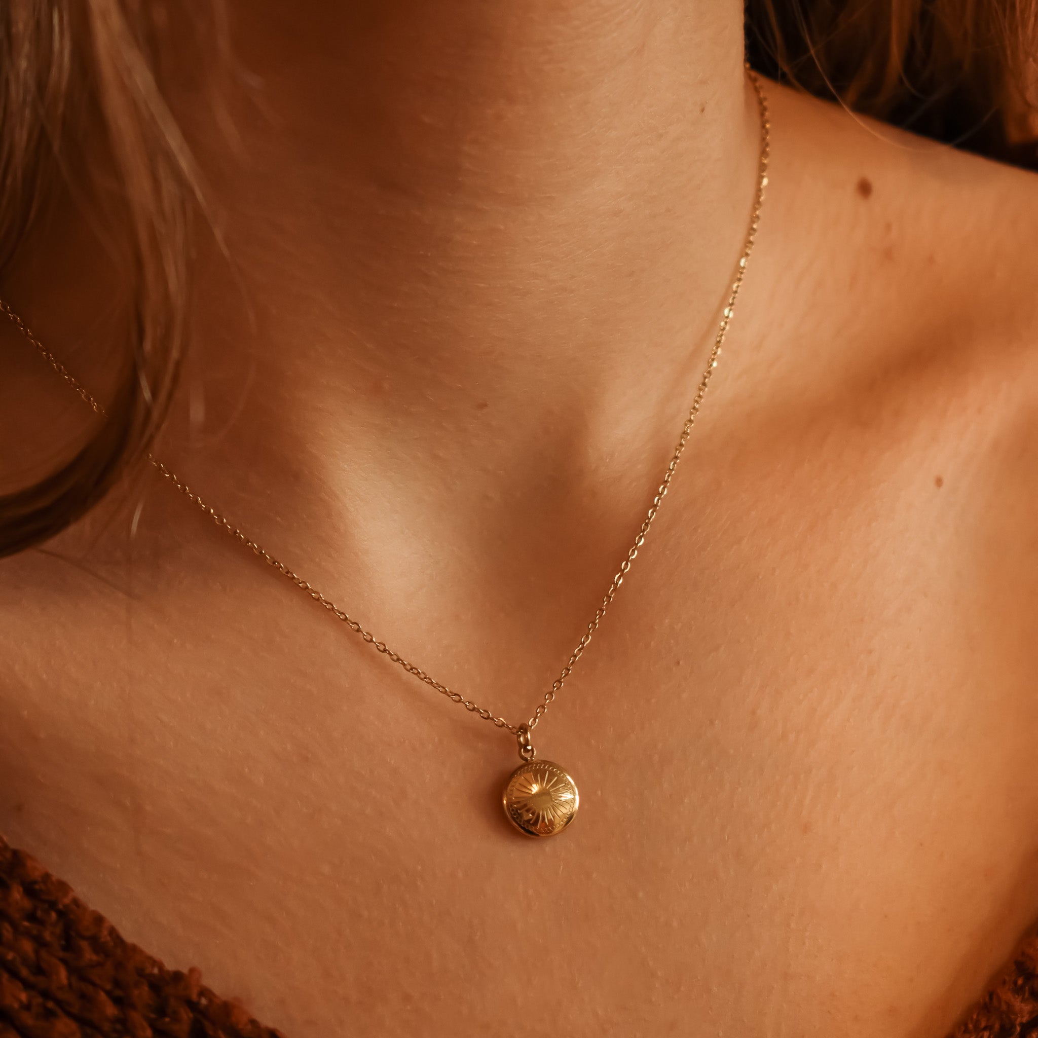 Ketting met zon hanger goud stainless steel