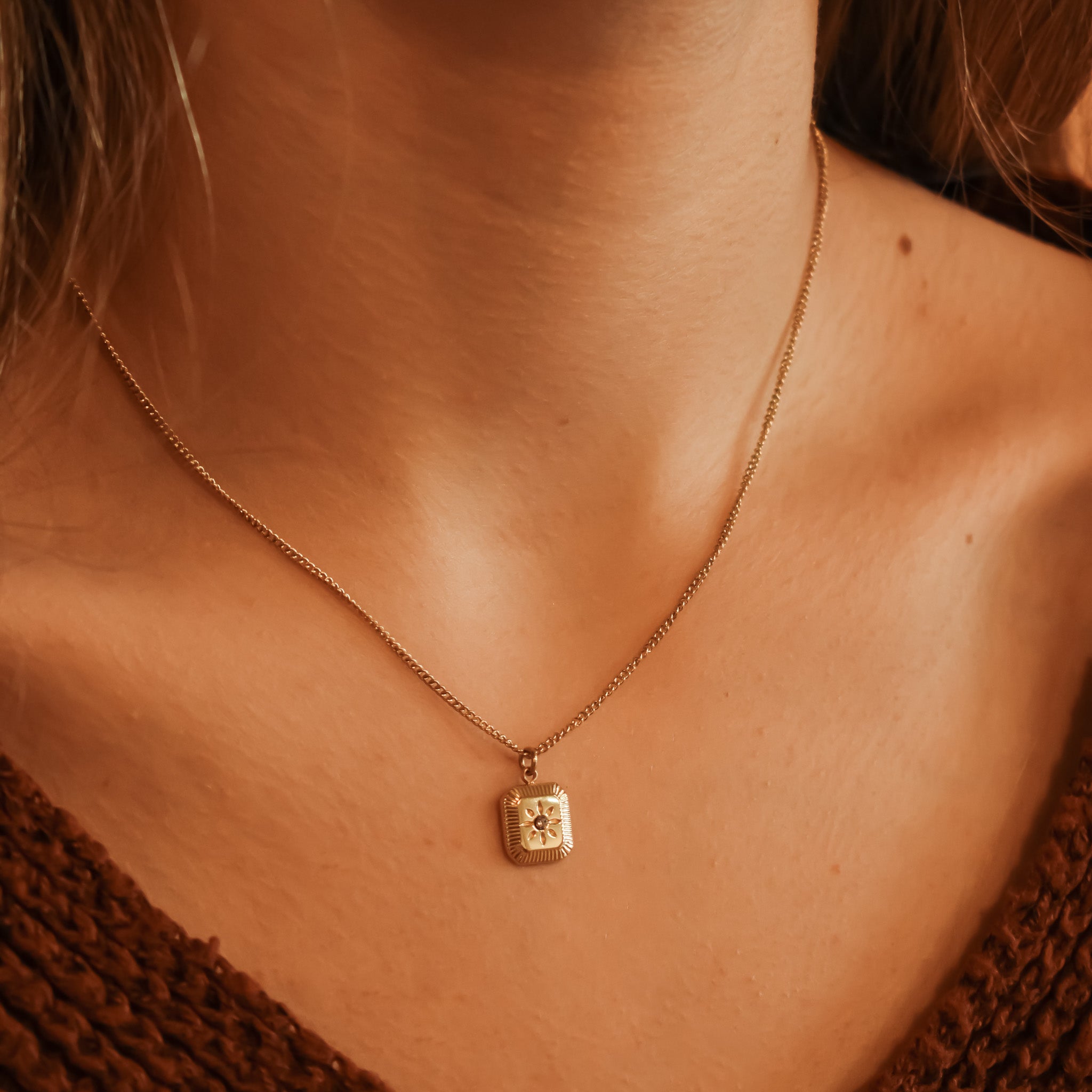 Stainless steel ketting bloem hanger goud