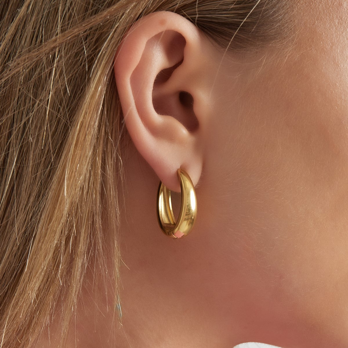 Sierlijke dikke grote oorringen in druppel vorm goud stainless steel