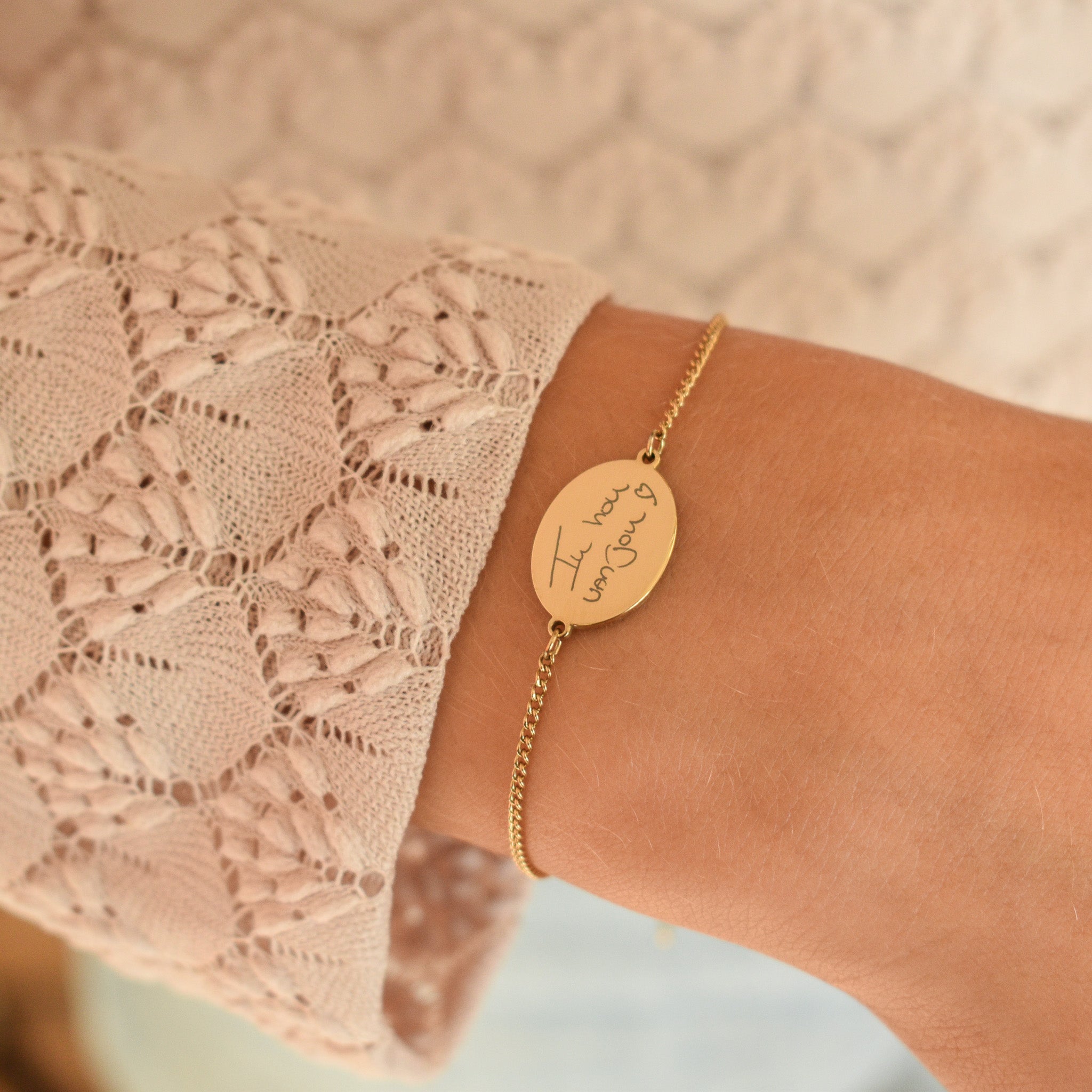 Persoonlijke armband gegraveerd met eigen handgeschreven tekst goud stainless steel