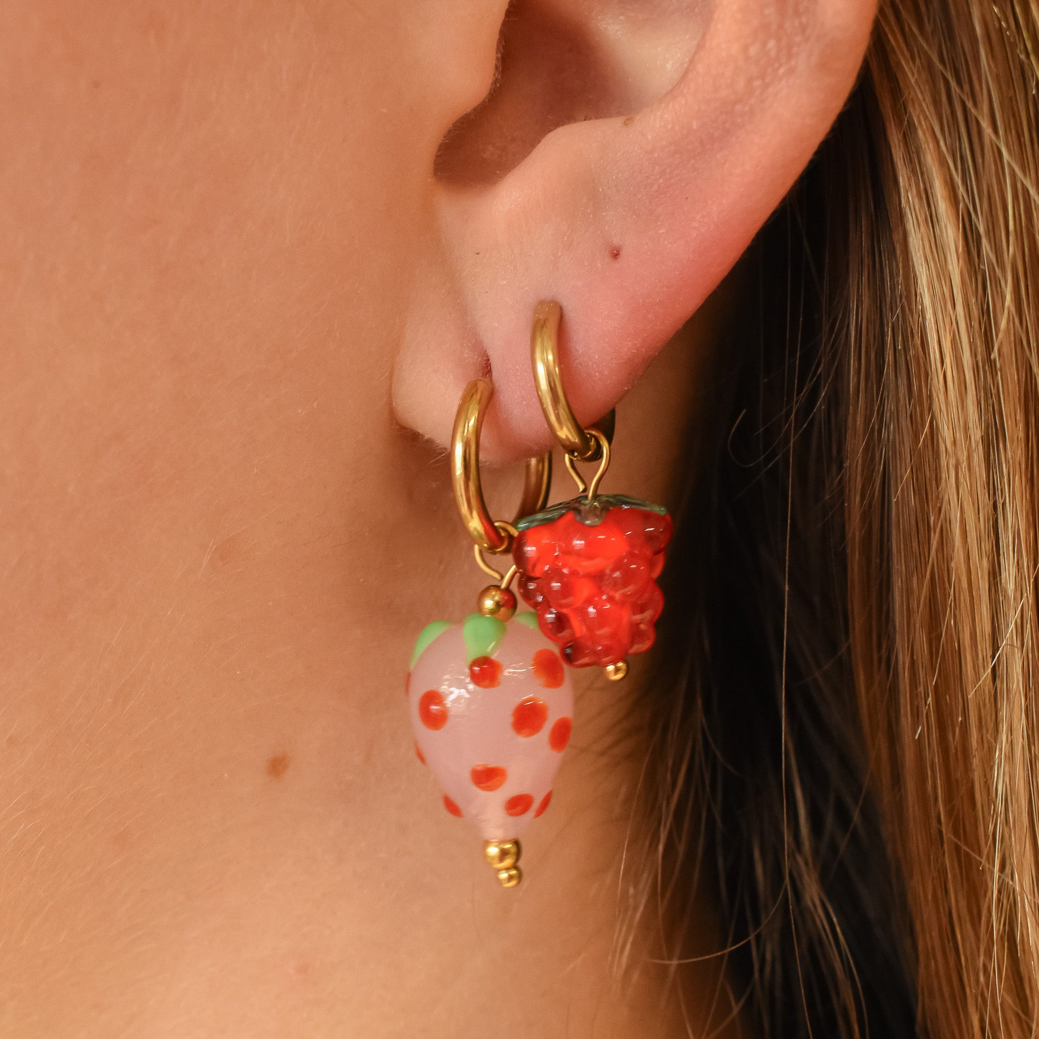 Oorring aardbei roze