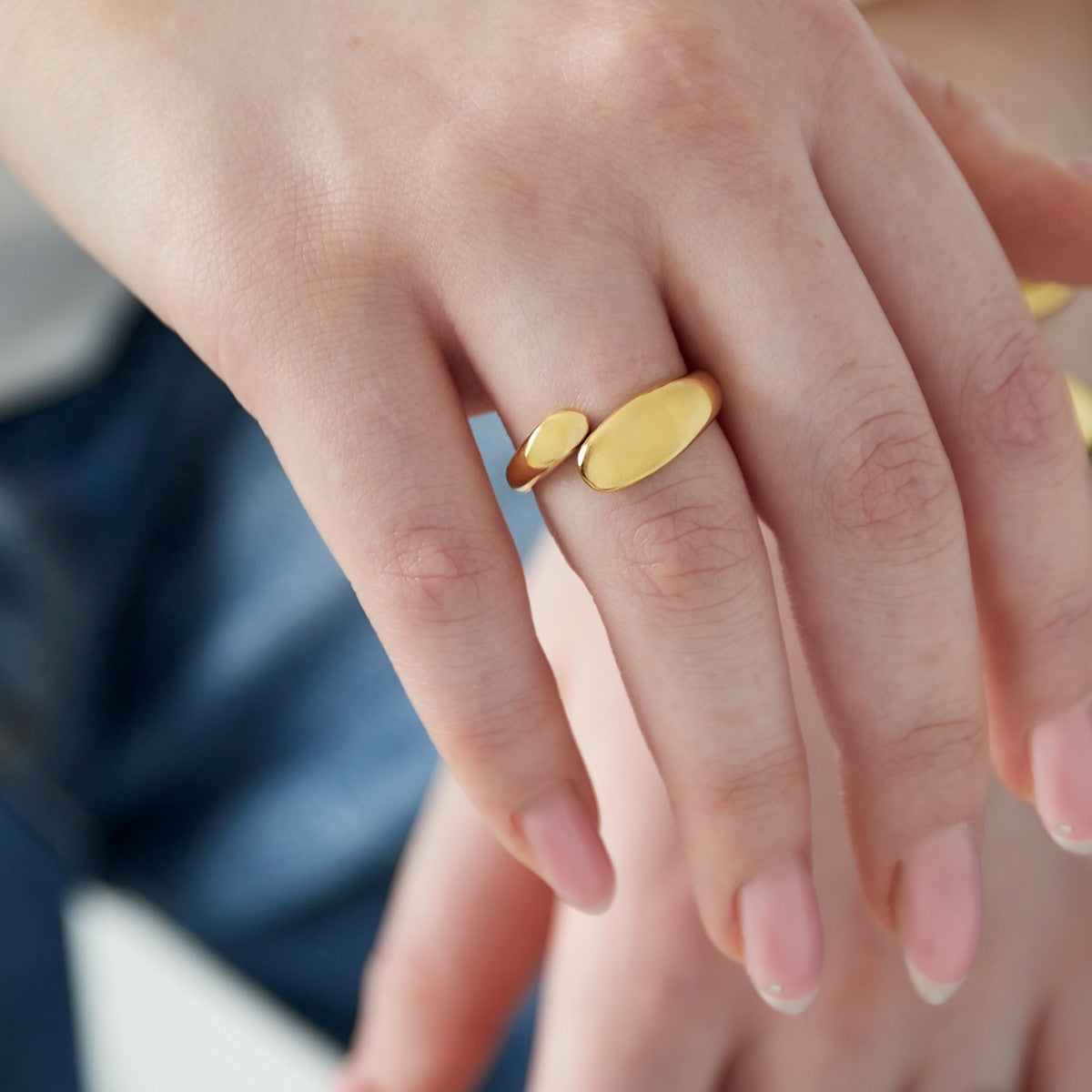 Gedraaide druppel ring