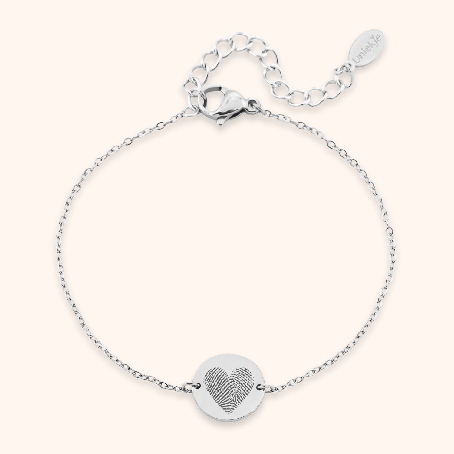 Armband gegraveerd met een vingerafdruk in de vorm van een hartje zilver stainless steel