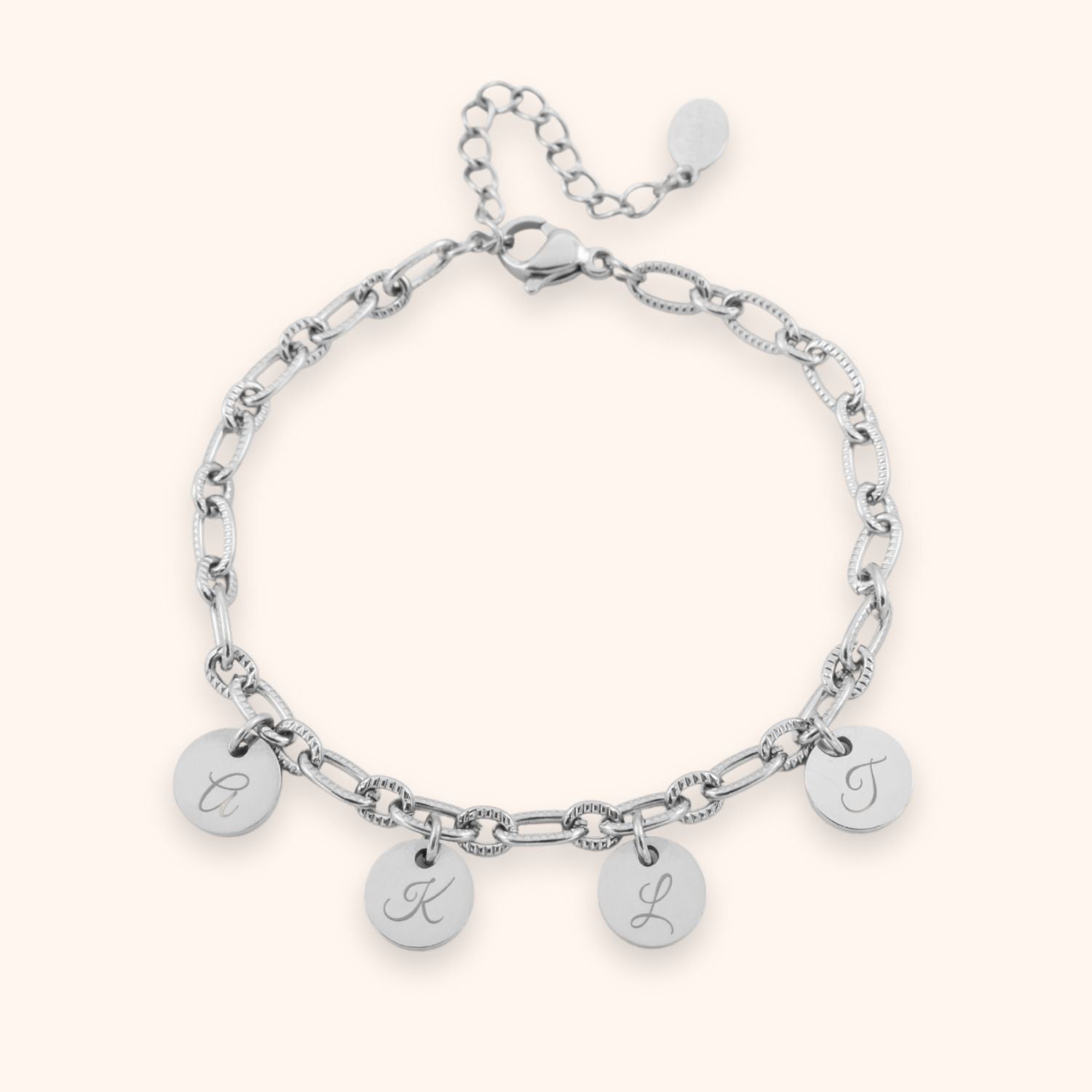 Dames armbandje graveren met 4 letters zilver stainless steel