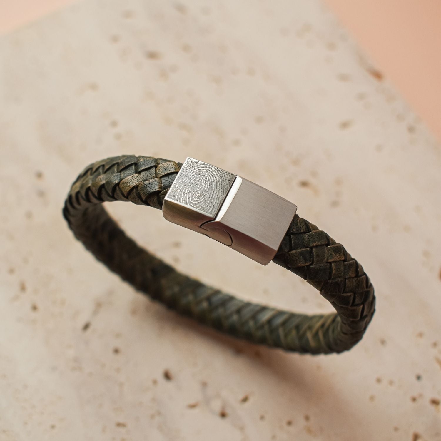 Heren armband leer vingerafdruk