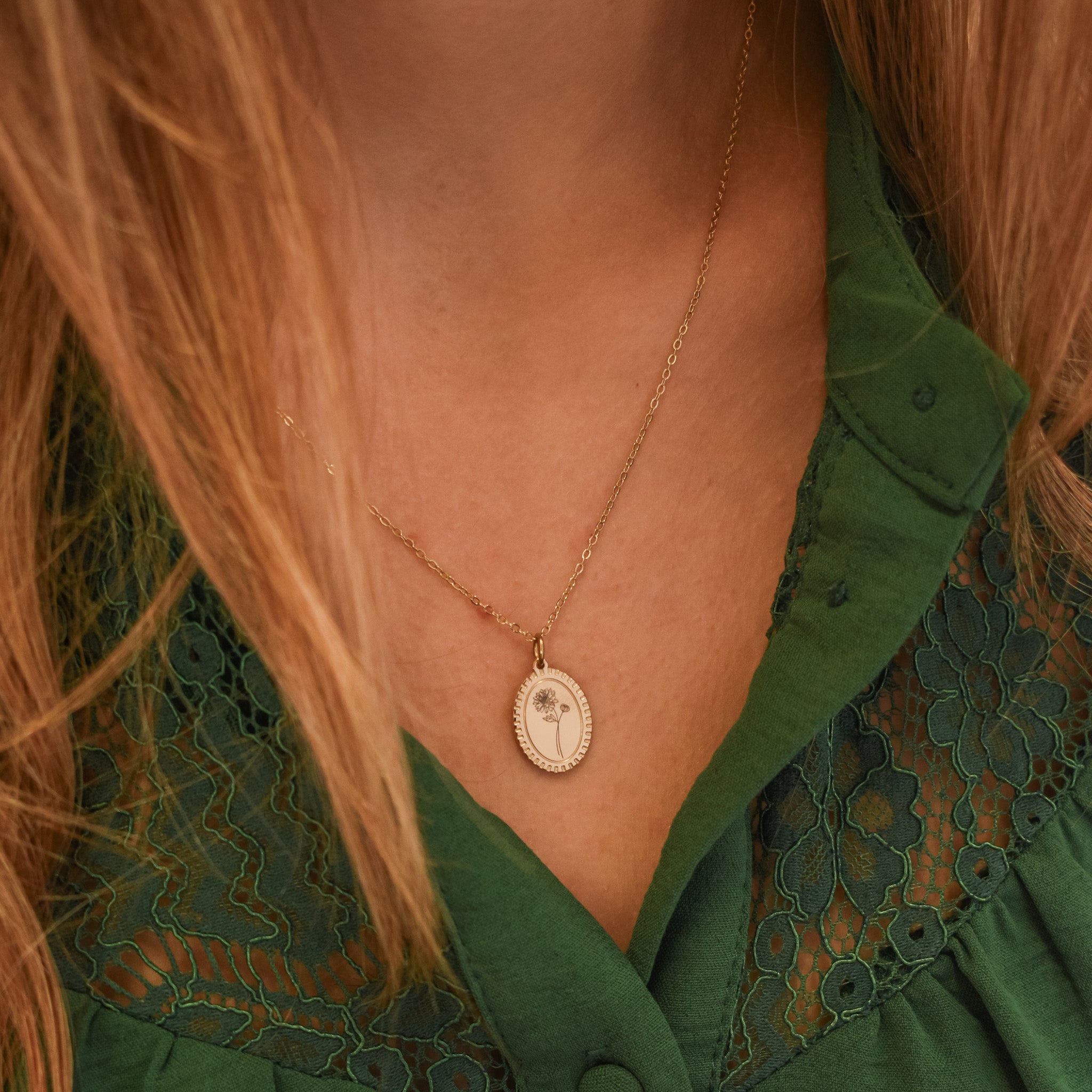 Ketting geboortebloem november gegraveerd kleur goud rvs