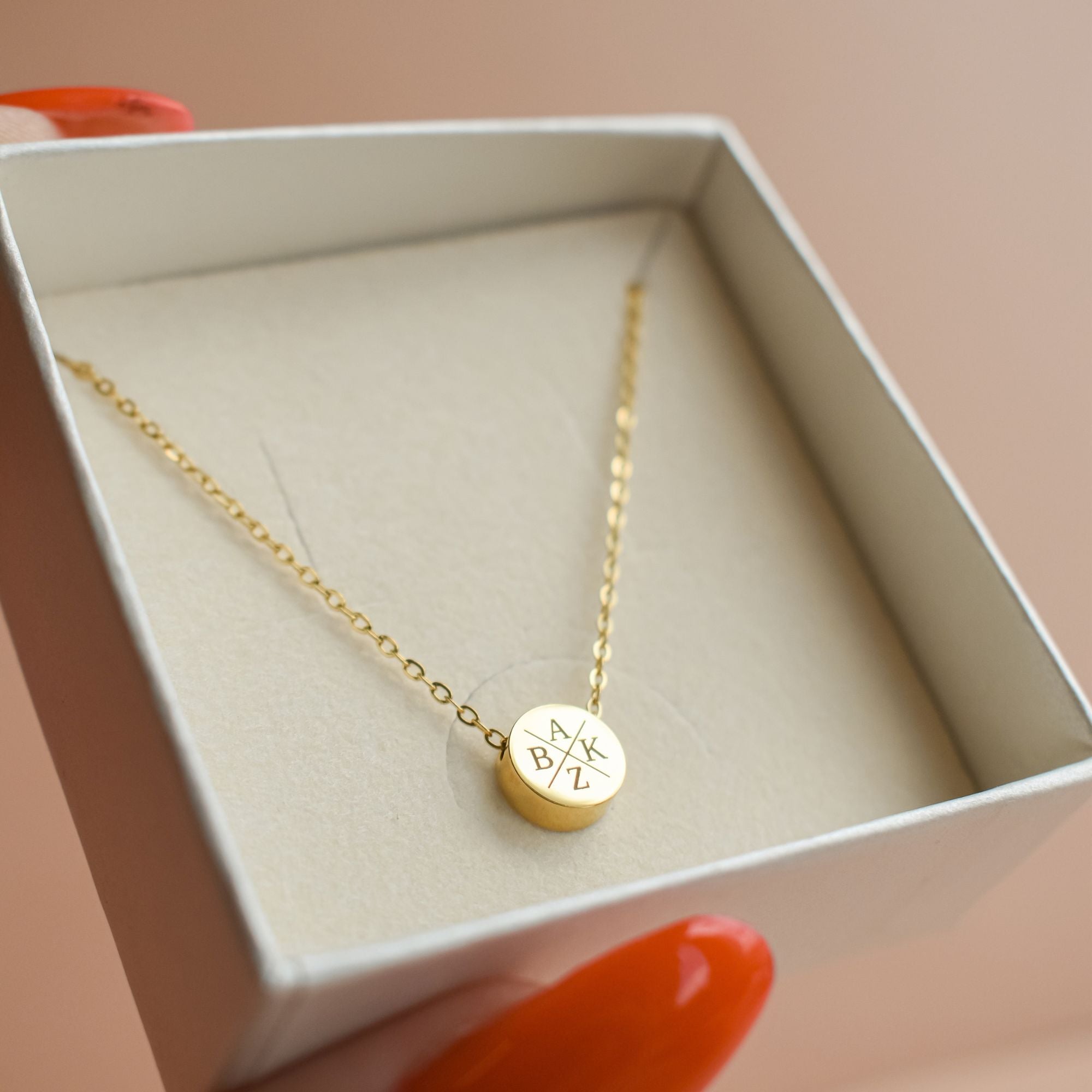 Ketting kraaltje met initialen