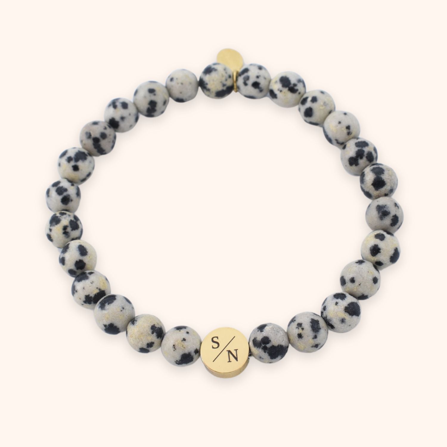Natuursteen kralen armband dames dalmatiër jaspis gegraveerd met meerdere initialen op een goud rondje stainless steel