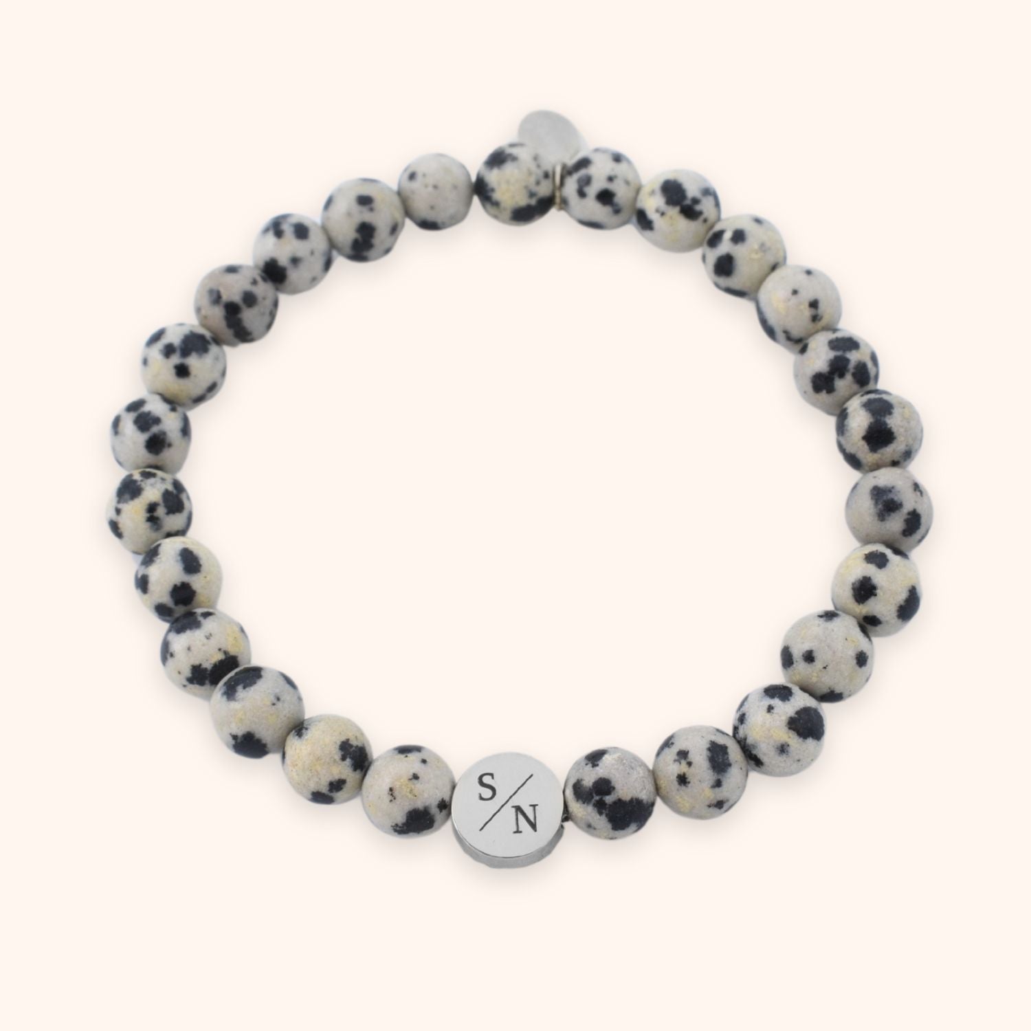 Natuursteen kralen armband dames dalmatiër jaspis gegraveerd met meerdere initialen op een zilver rondje stainless steel