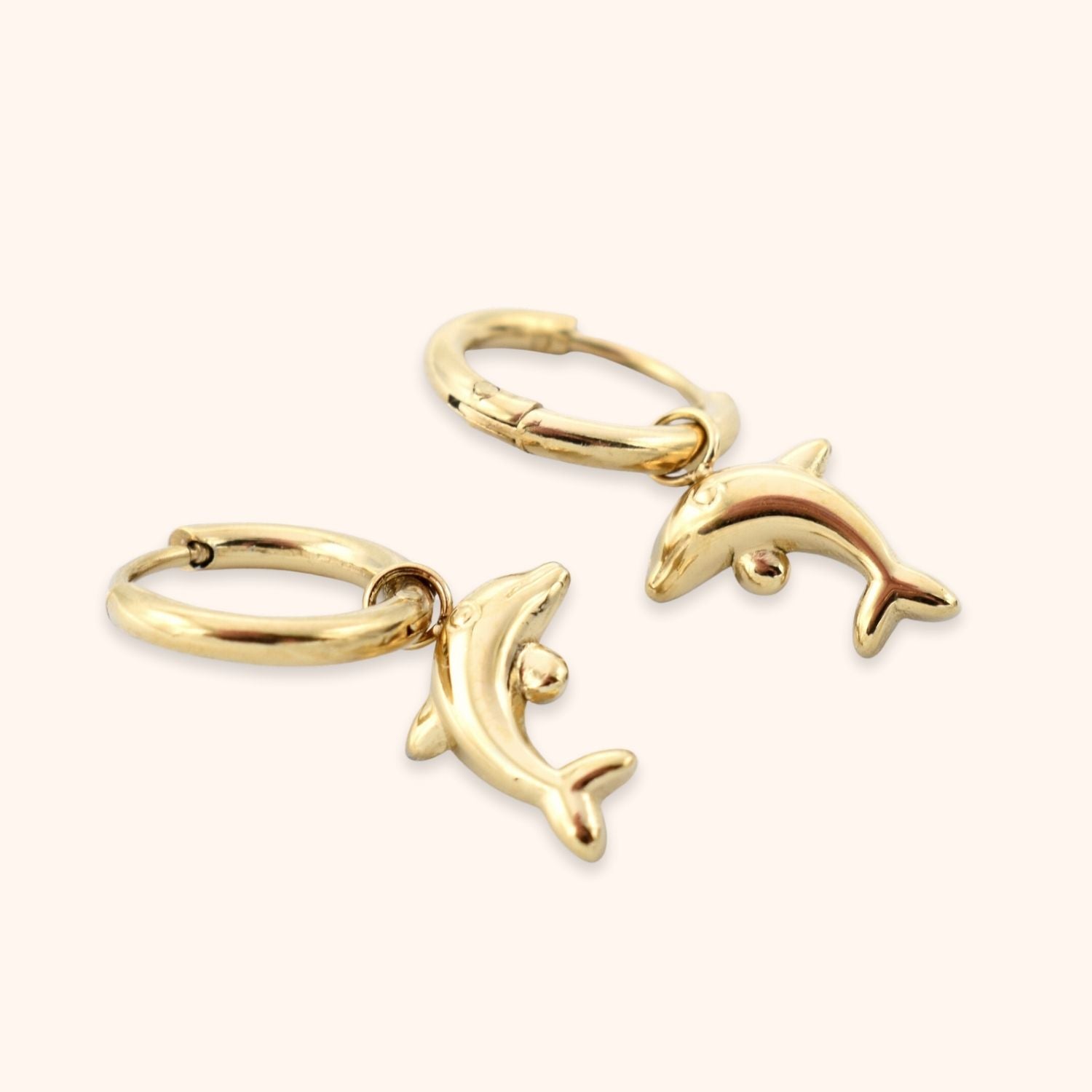 Oorringen dolfijn hanger goud stainless steel