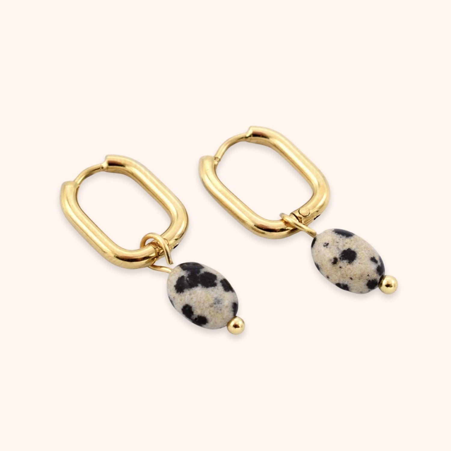 Ovale hoops dalmatiër jaspis hangertje goud stainless steel