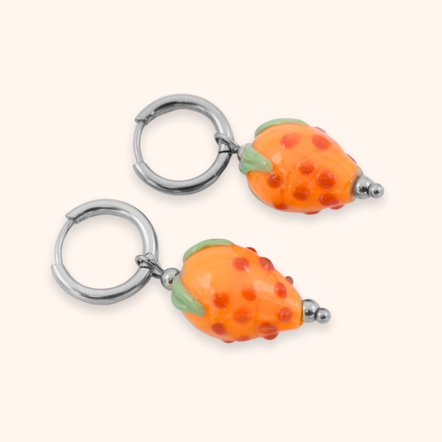 Oorringen aardbei oranje