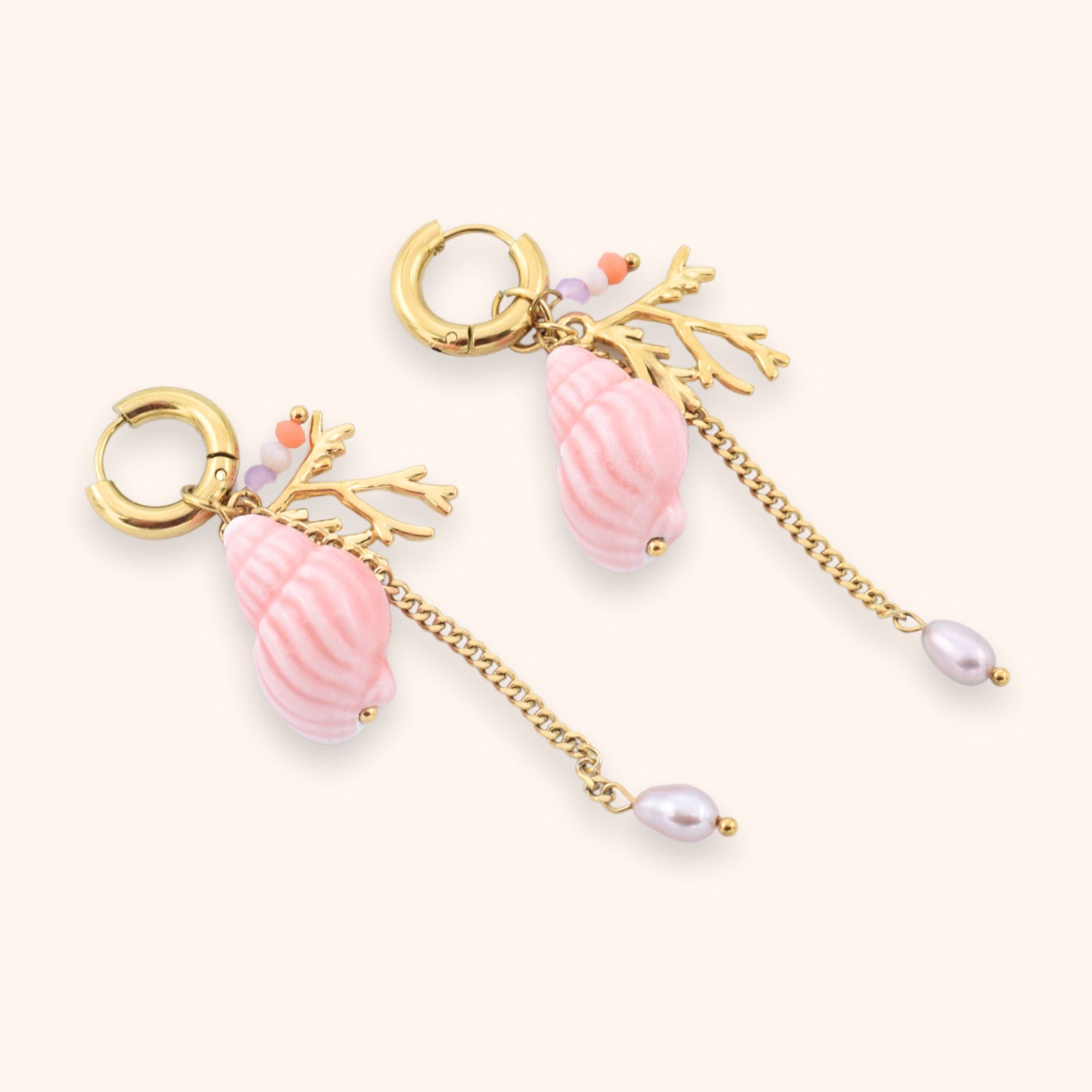 Oorringen schelp & koraal roze