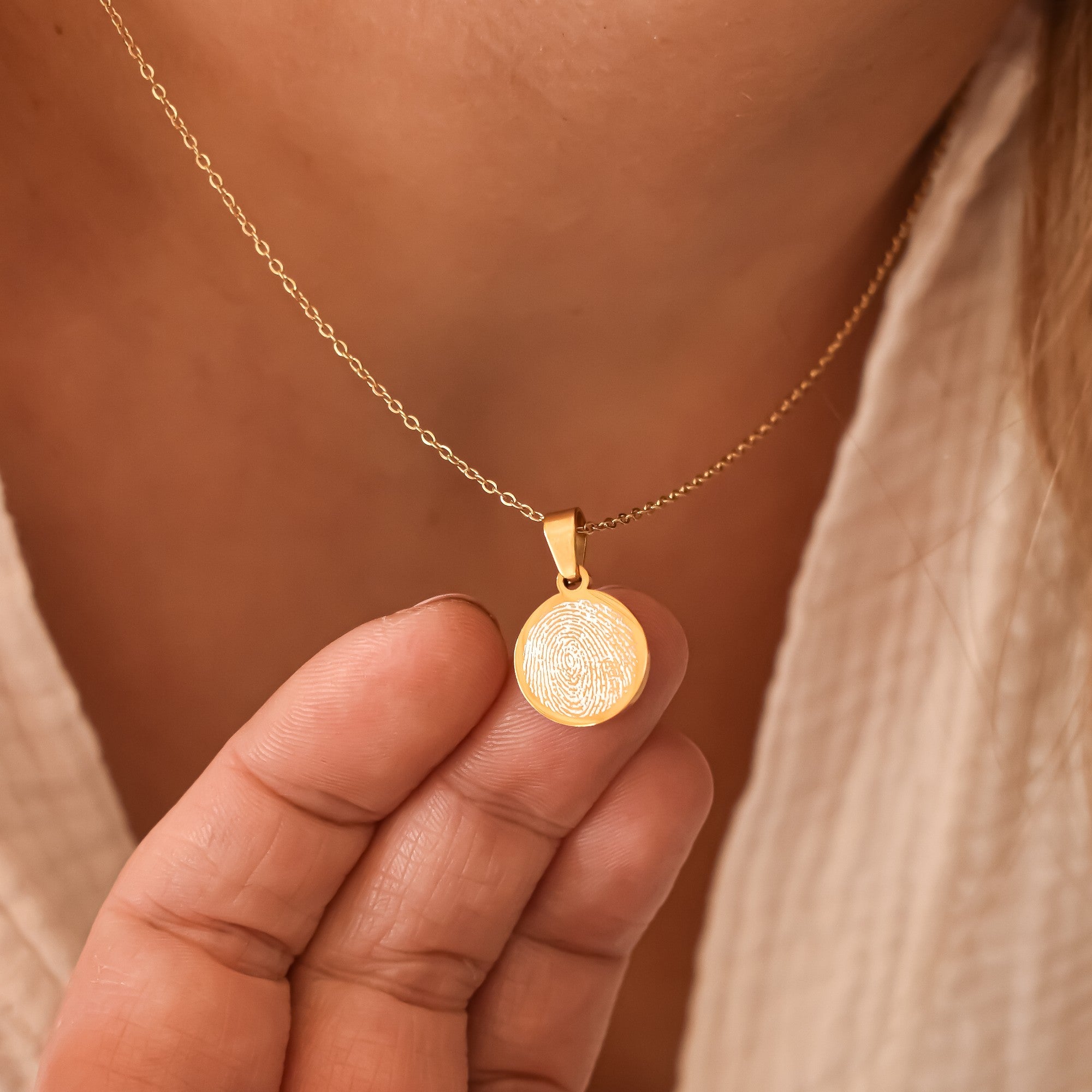 Ketting met vingerafdruk op ronde hanger stainless steel goud