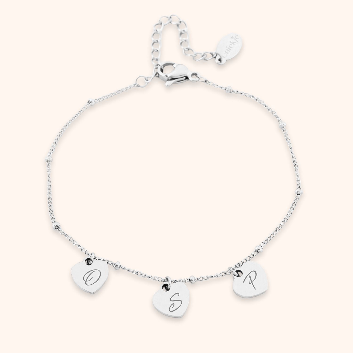 Dames armband gepersonaliseerd met 3 letters op hartje zilver stainless steel