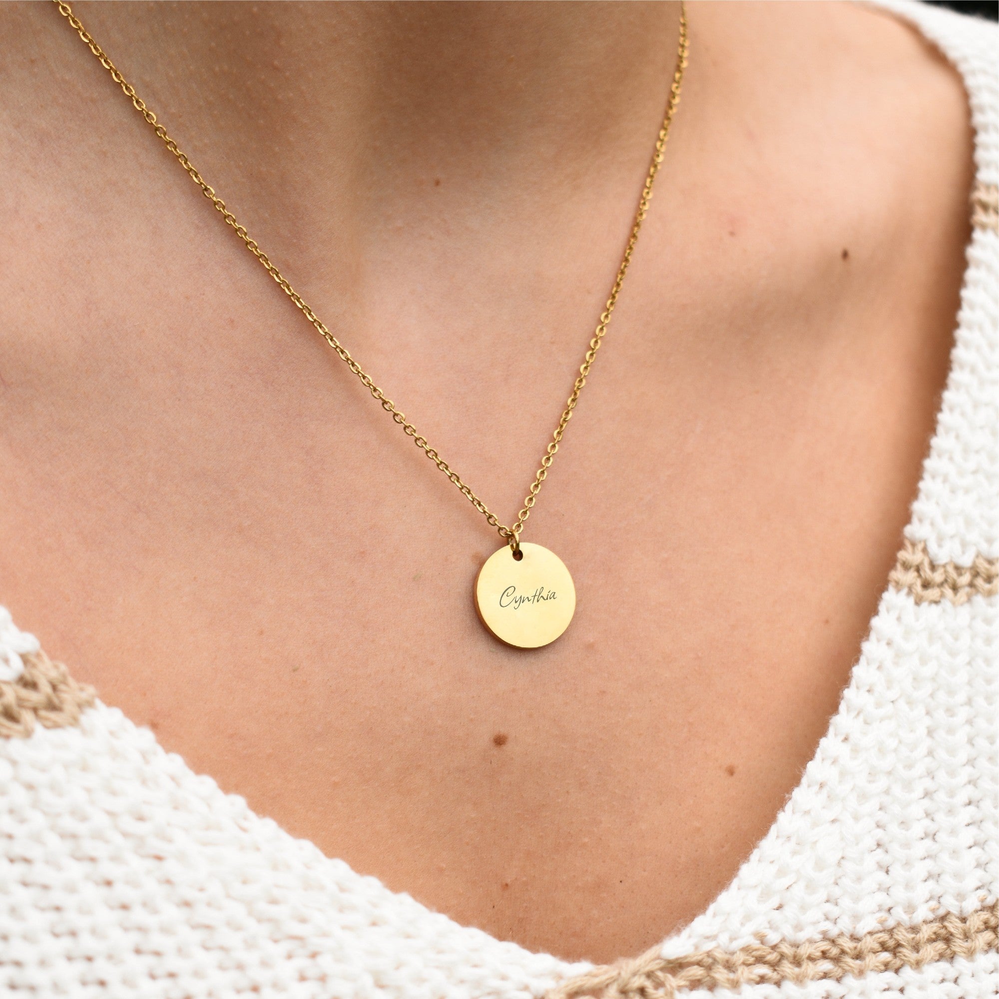Gepersonaliseerde ketting namen ronde hanger goud rvs