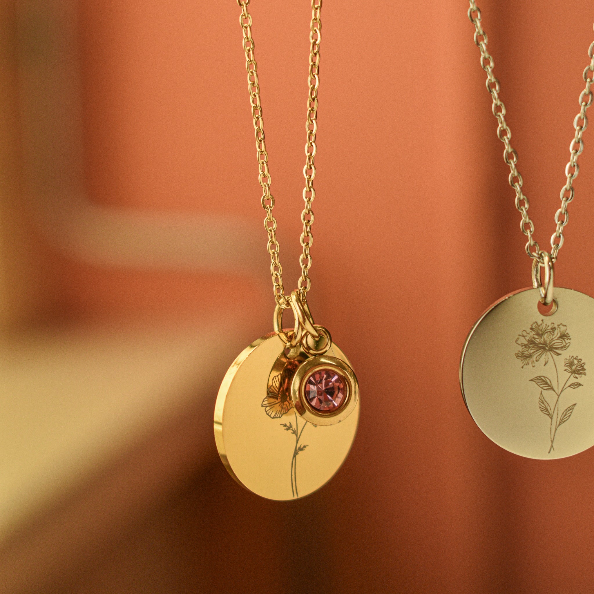 Geboortesteen sieraden VS geboortebloem sieraden: welke is het beste om te kiezen?