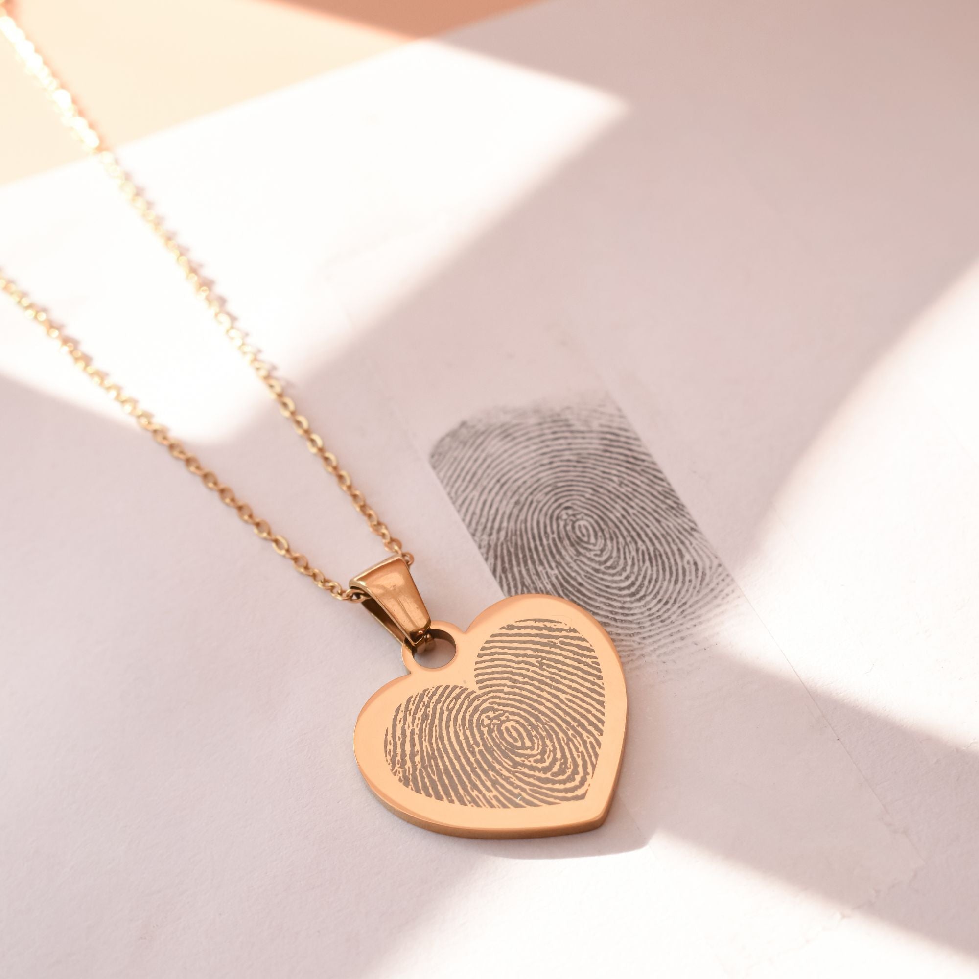 Hoe maak je een vingerafdruk voor een sieraad?