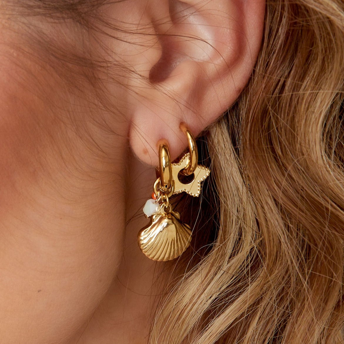 Oval earrings pearl