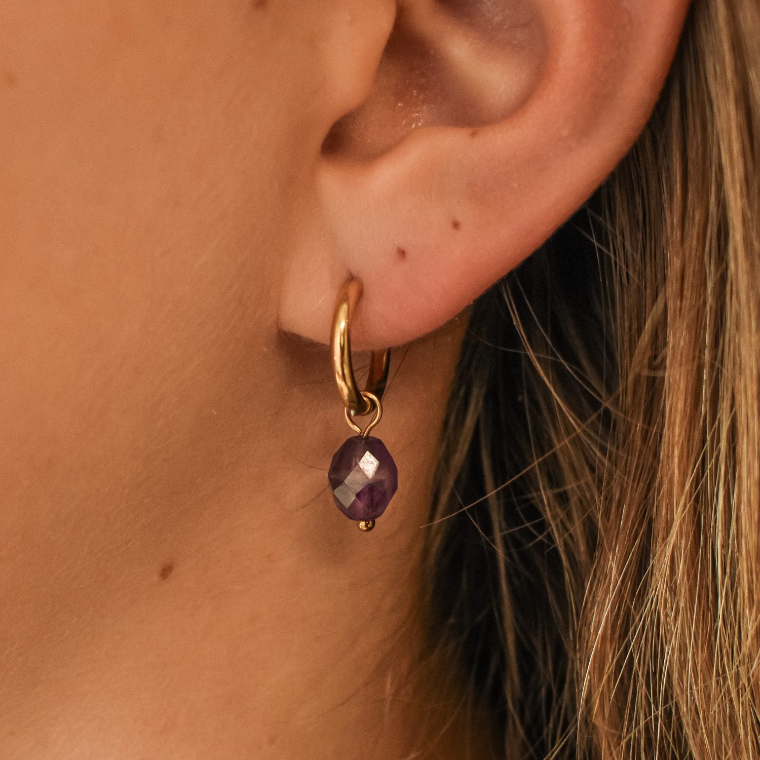 Oorringen met amethist hanger kraal goud stainless steel 