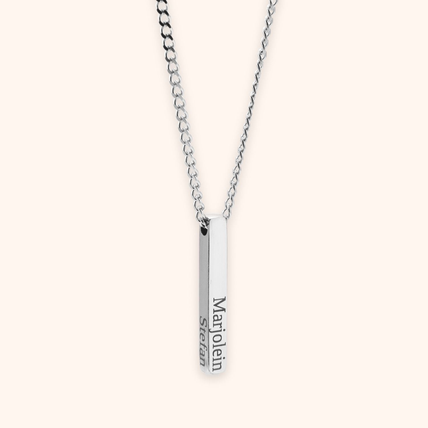 Gepersonaliseerde heren ketting staafje namen zilver stainless steel