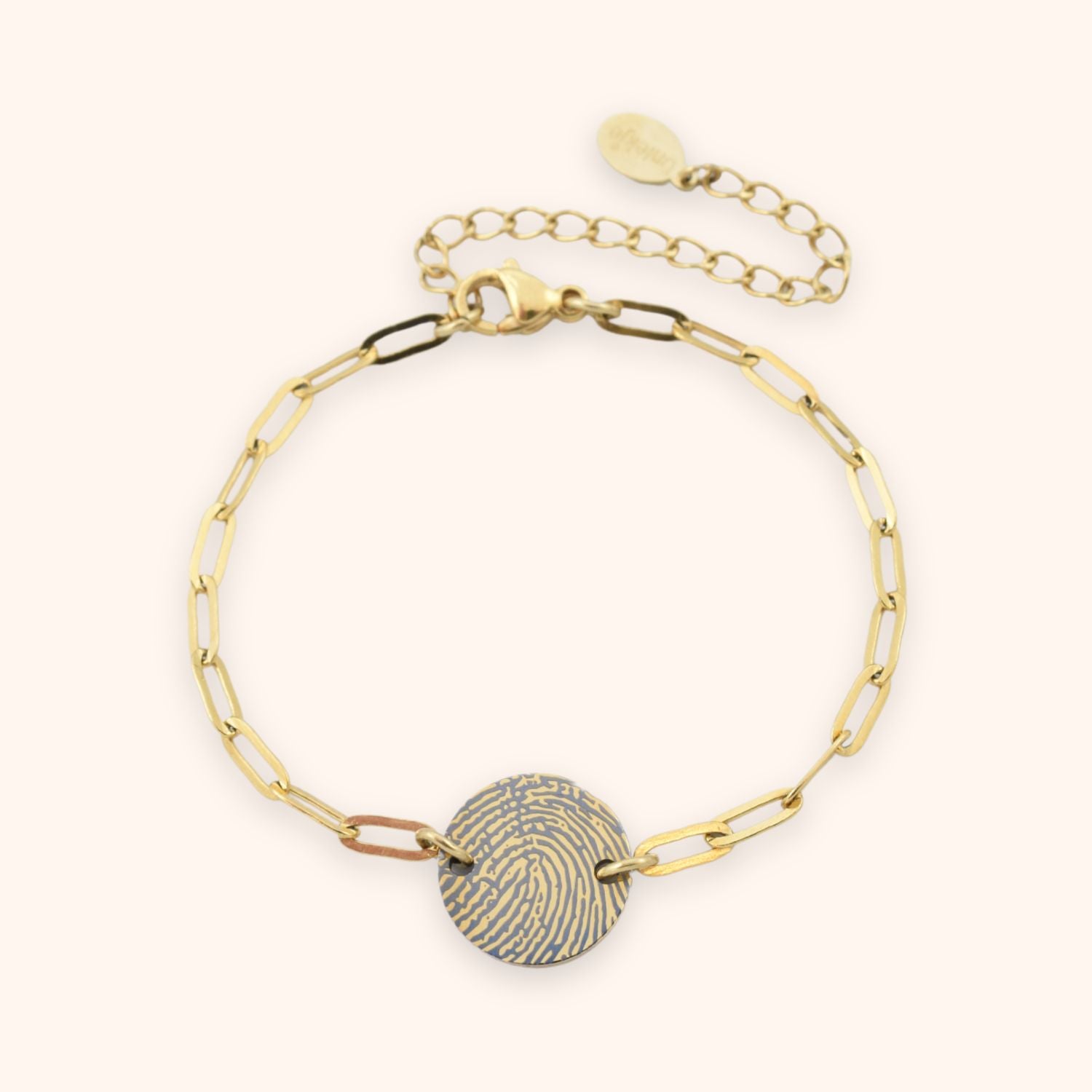 Vingerafdruk armband dames gegraveerd op rond plaatje, goud stainless steel.