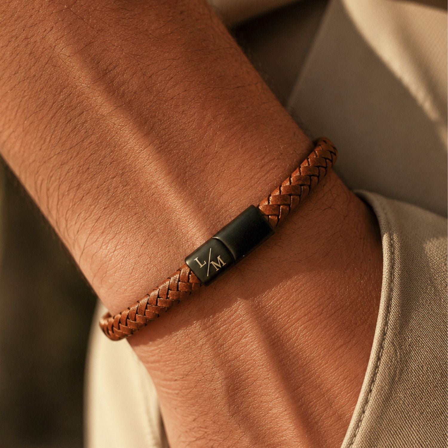 Heren armband leer initialen zwart slotje