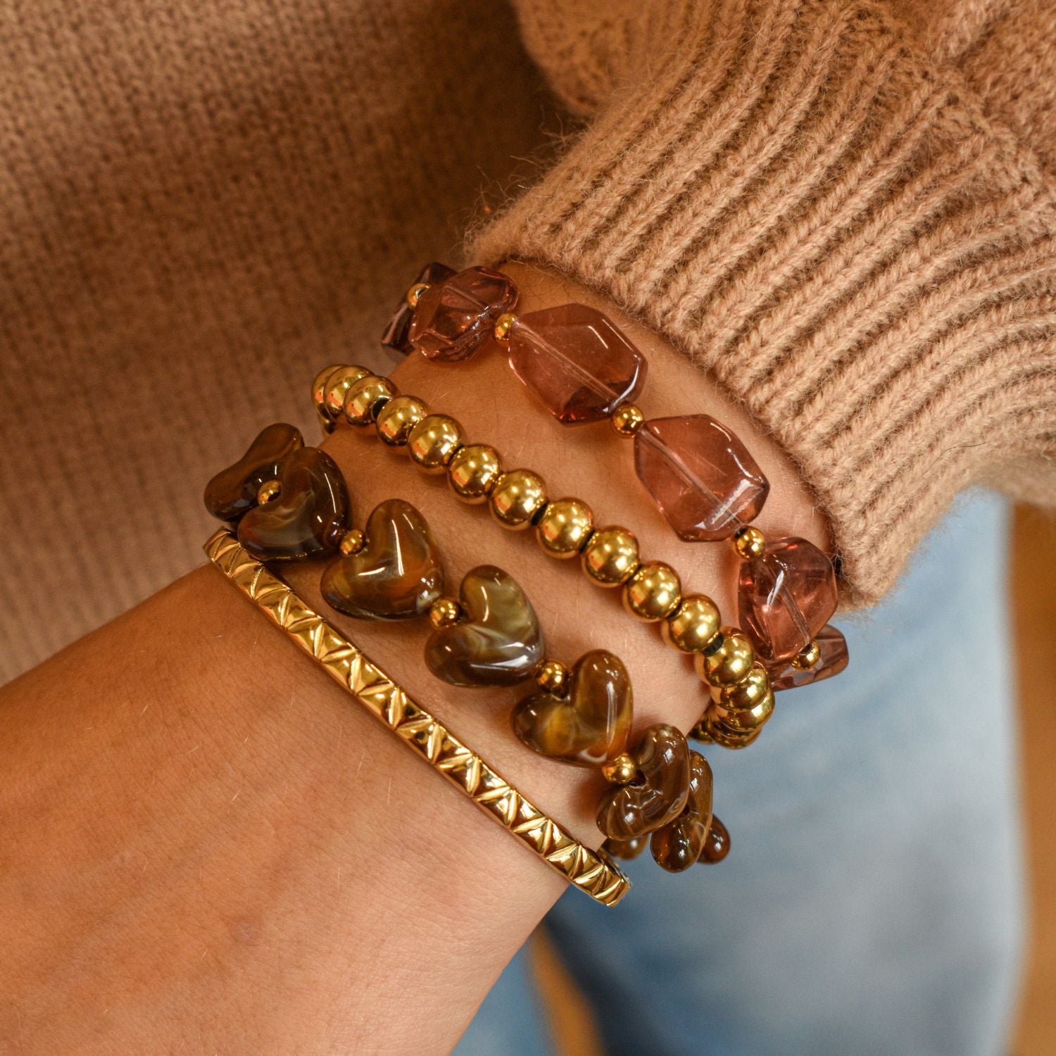 Hartjes armband bruin