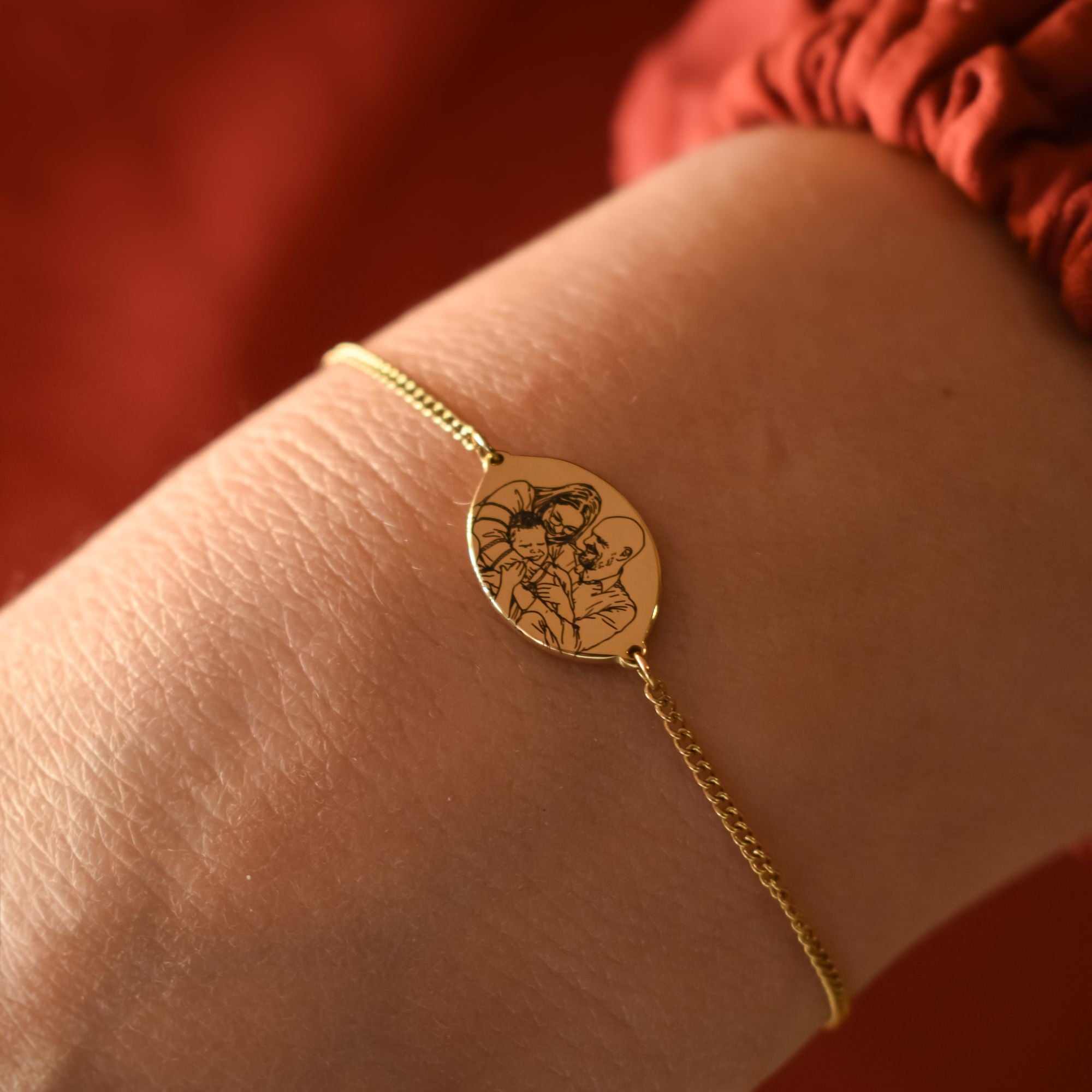 armband met lijntekening rvs kleur goud 