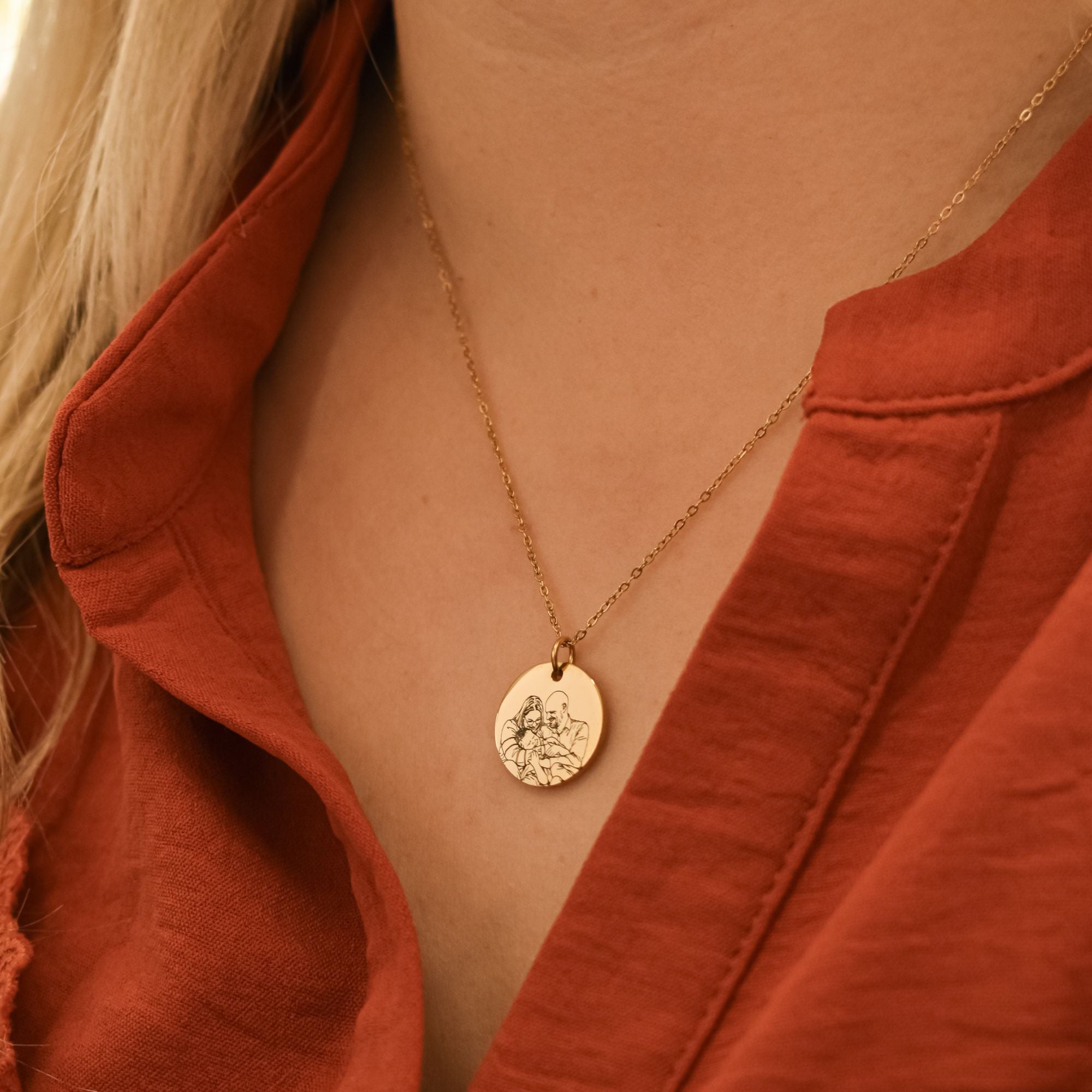 ketting met lijntekening rvs kleur goud 