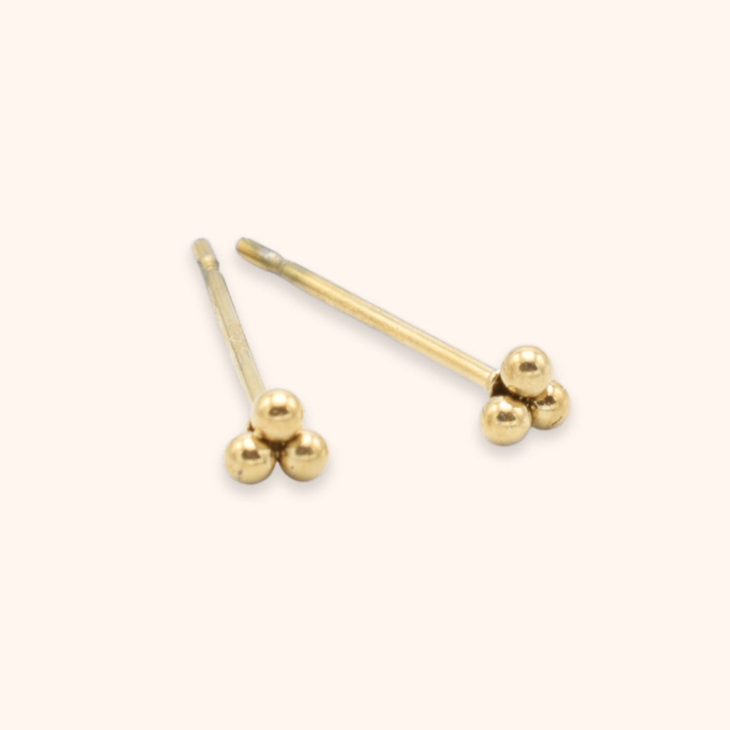 studs met 3 bolletjes goud stainless steel