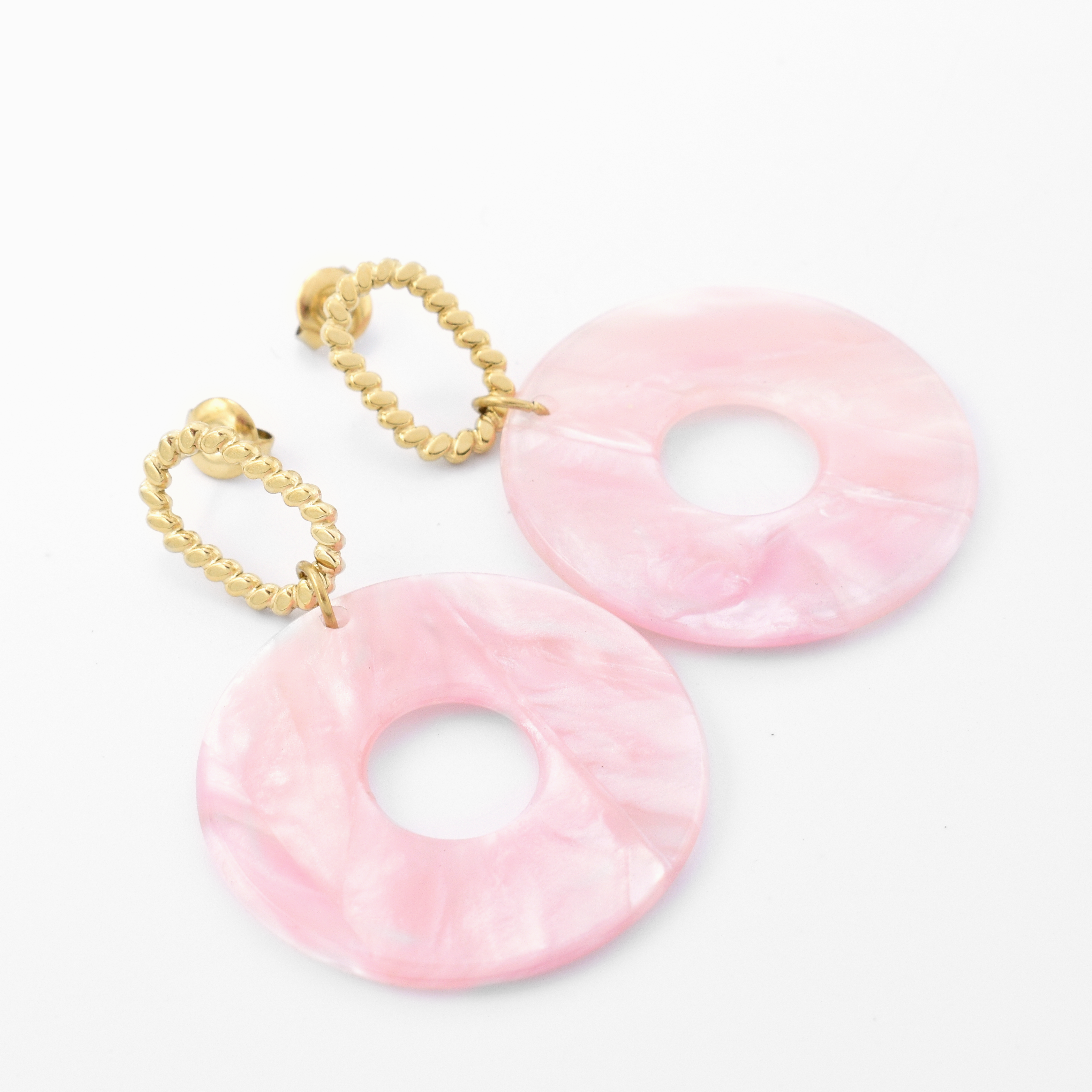 Statement oorbellen resin cirkel roze