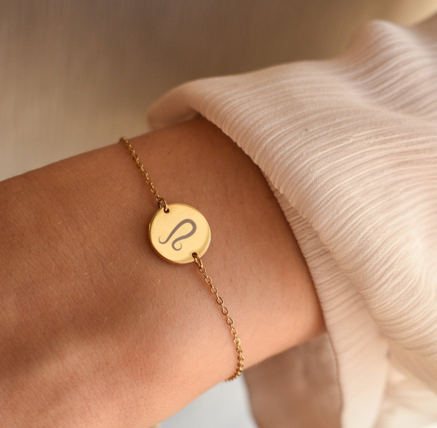 Armbandje gegraveerd met een sterrenbeeld naar keuze goud