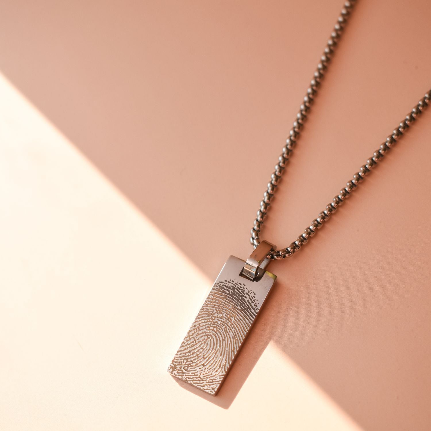 Vingerafdruk graveren op rechthoekige hanger met mannen ketting stainless steel