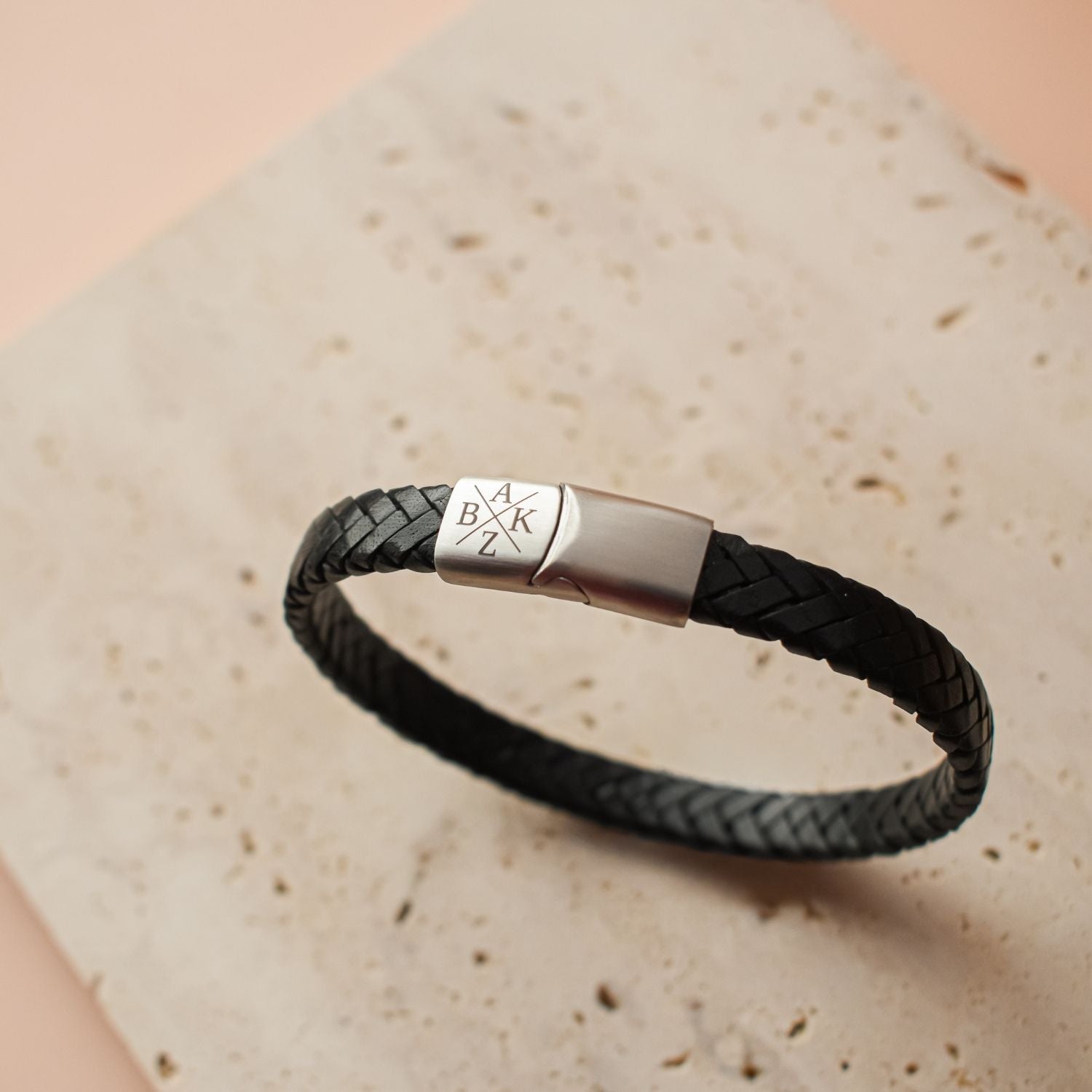 Heren armband leer initialen