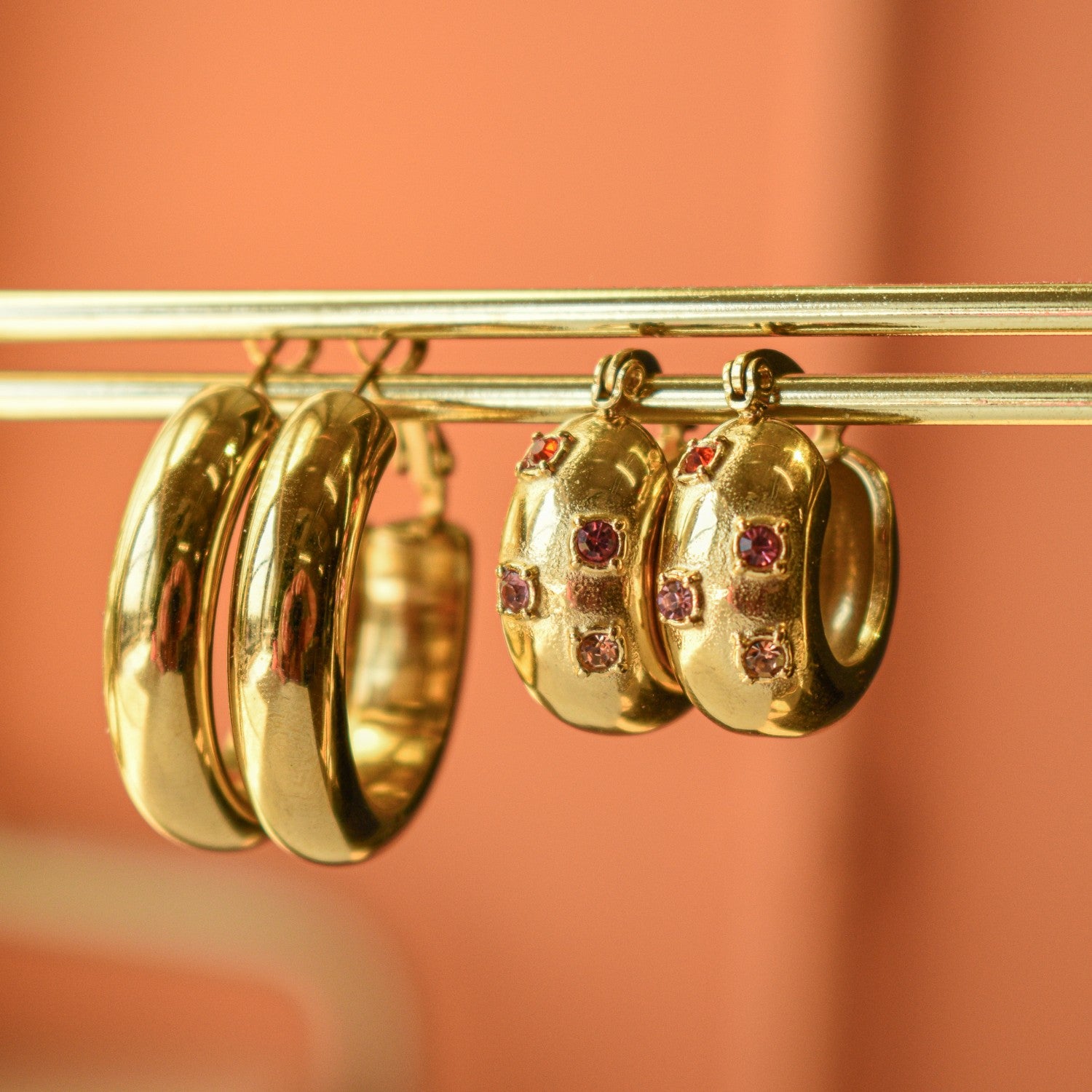 Oorbellen met roze strass steentjes stainless steel