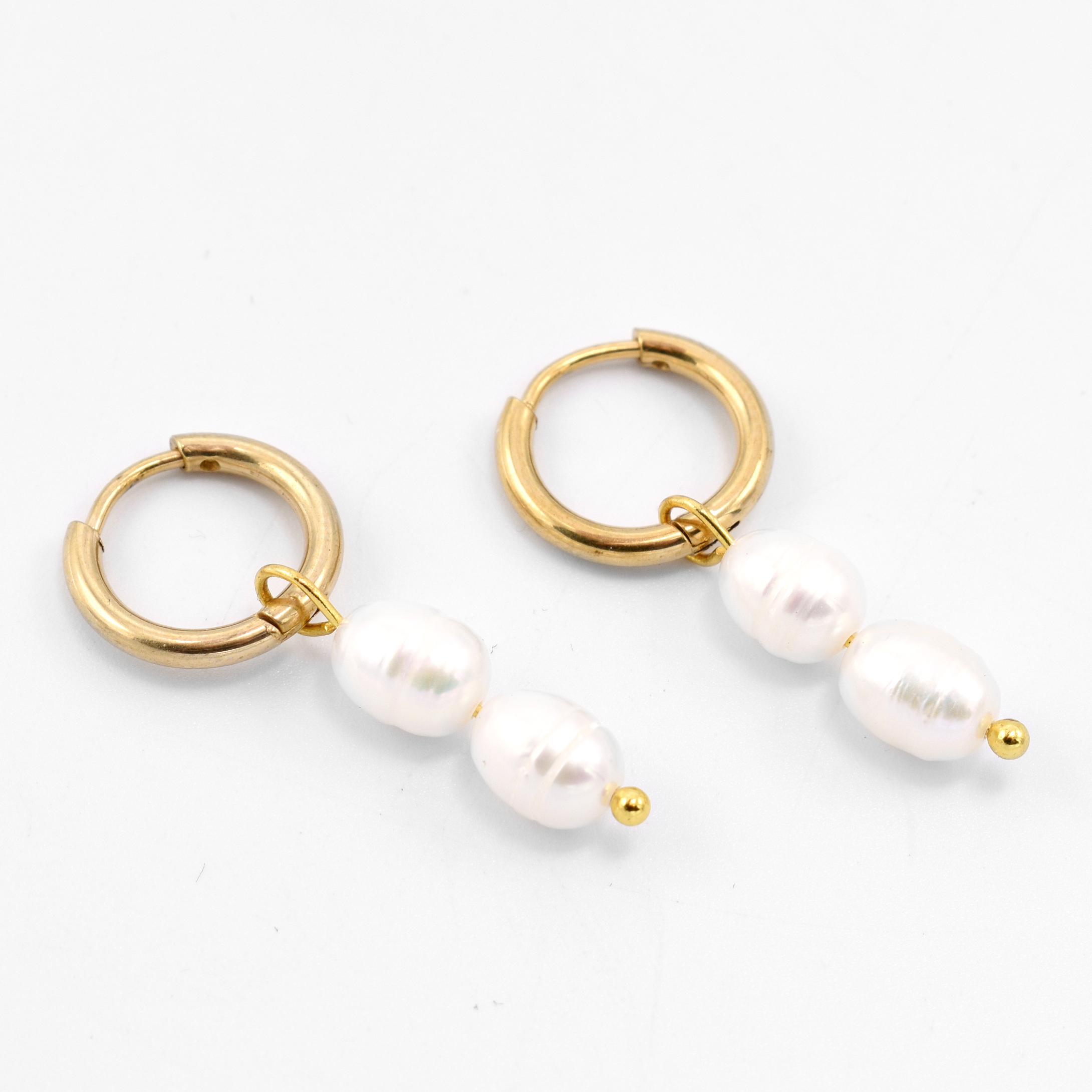 Earrings 2 pearls